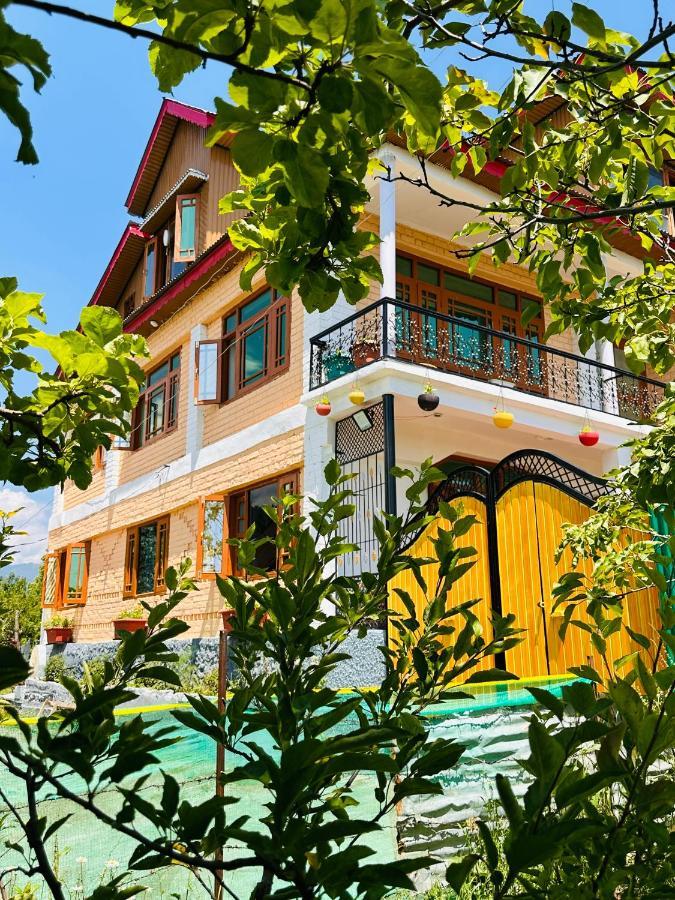 Sheen Homestay Gulmarg Exterior photo